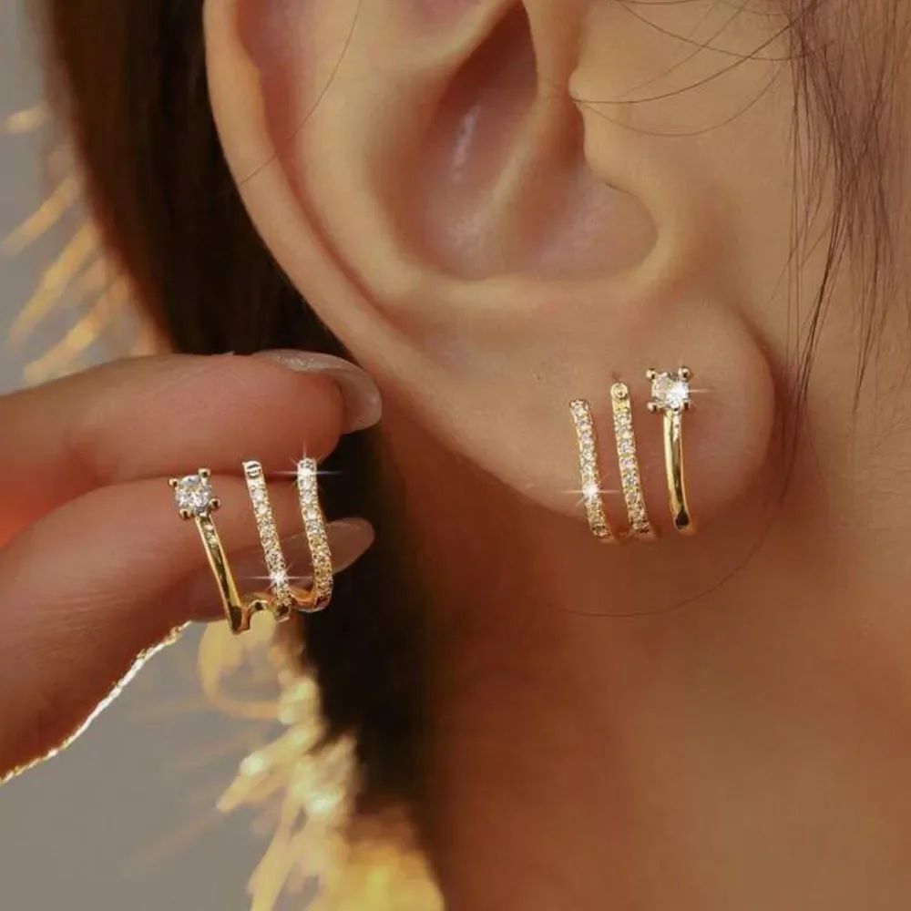 Diamond bar Earrings Q836
